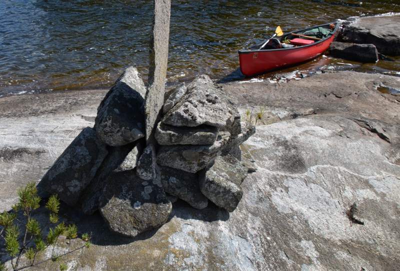 700_5316.jpg - Statue base