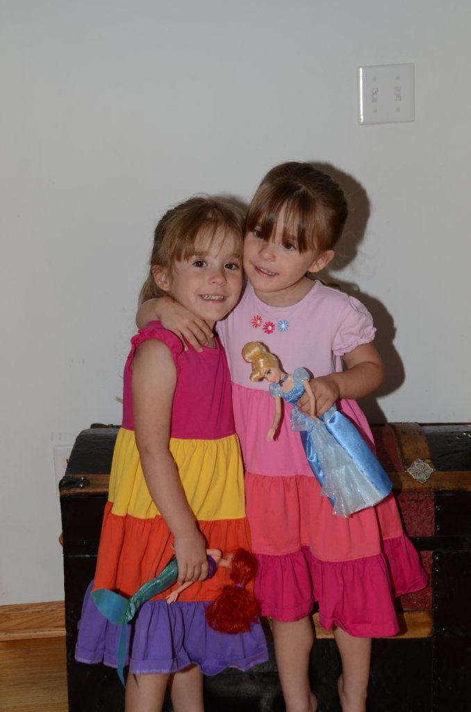 700_5314.JPG - Hugs