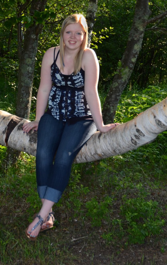 700_5605.jpg - Birch Portrait