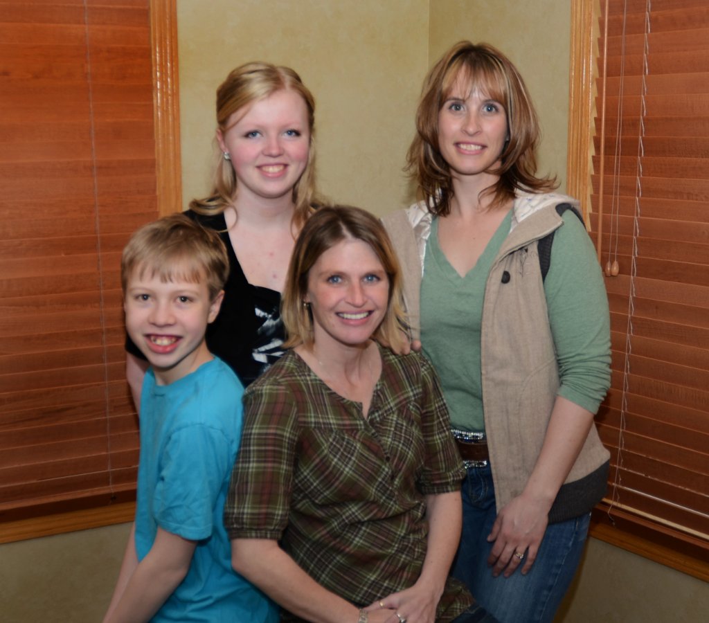 700_7112.jpg - The Kids