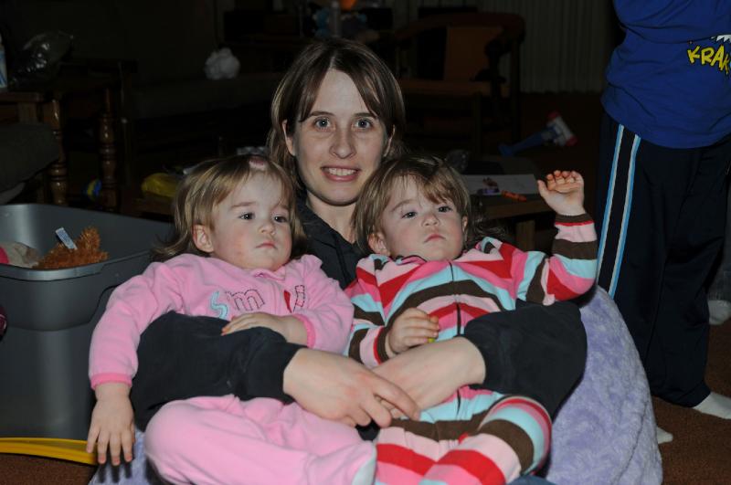 DSC_8554.jpg - Melissa with Morgan & Paige, ready for bed.